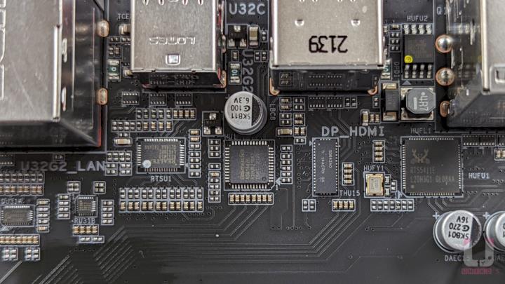 GIGABYTE Z690 AERO G DDR5 主机板开箱评测