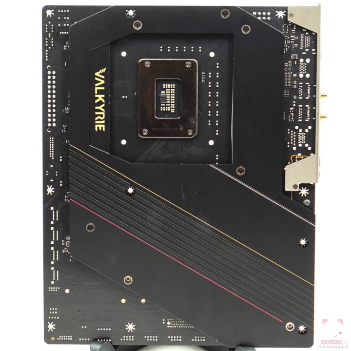 BIOSTAR Z790 VALKYRIE 主机板开箱评测