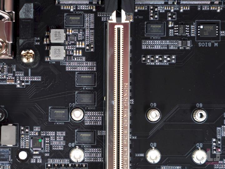 X670E AORUS MASTER 主机板开箱评测