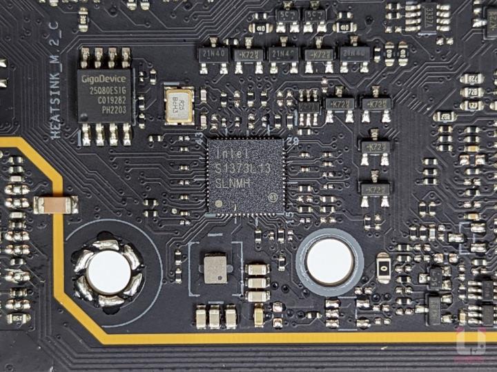 ROG CROSSHAIR X670E HERO 主机板开箱评测