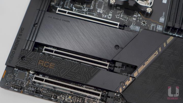 MSI MEG X670E ACE 主机板开箱评测