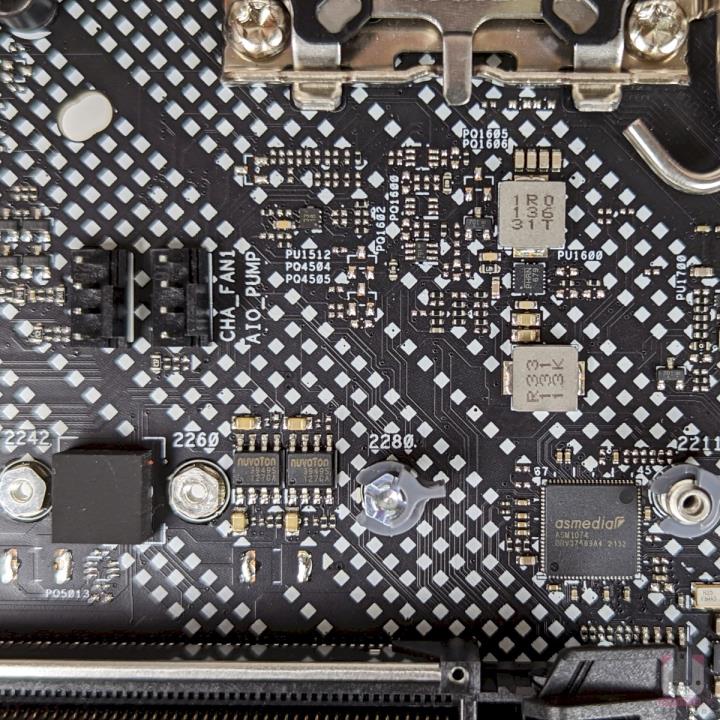 ROG STRIX B660-A GAMING WIFI D4 主机板开箱评测