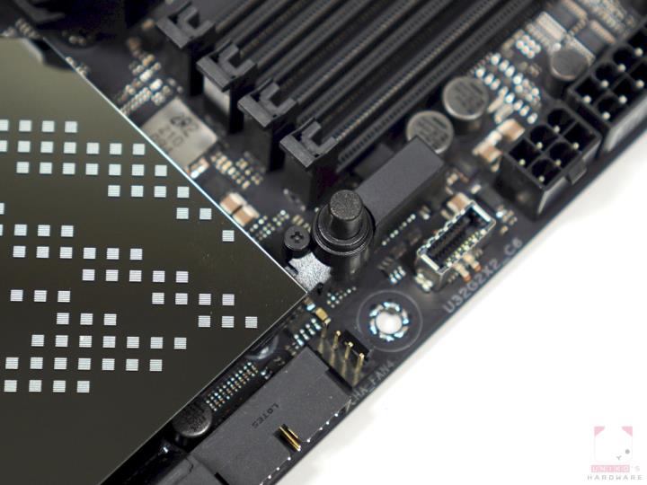 ROG CROSSHAIR X670E HERO 主机板开箱评测