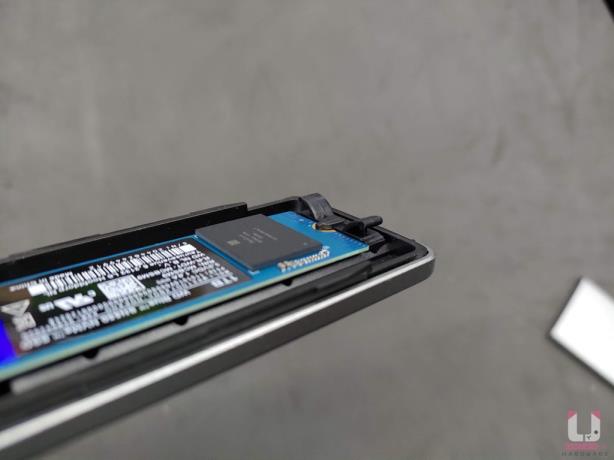 M.2 SSD 检测好物~ CyberSLIM M2D NGFF/ NVMe 两用外接盒