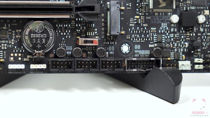 ROG CROSSHAIR X670E HERO 主机板开箱评测