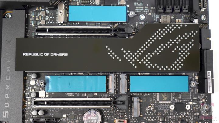 ROG CROSSHAIR X670E HERO 主机板开箱评测