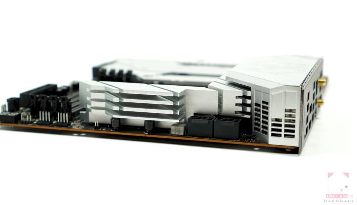 MSI MPG Z690 FORCE WIFI 主机板开箱评测