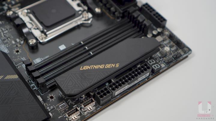 MSI MEG X670E ACE 主机板开箱评测