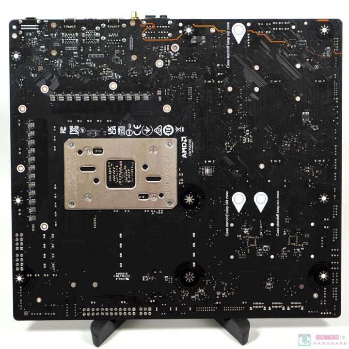 MSI MEG X670E ACE 主机板开箱评测