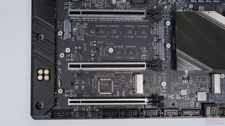 BIOSTAR X670E VALKYRIE 女武神主机板开箱评测