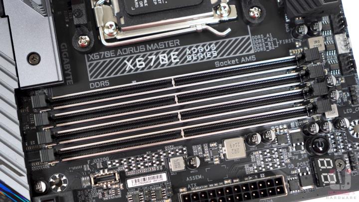 X670E AORUS MASTER 主机板开箱评测