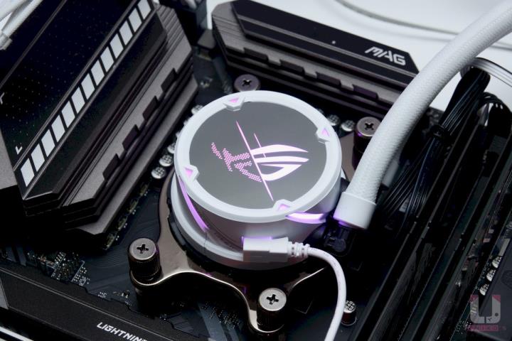 ROG STRIX LC II 360 ARGB WHITE EDITION 开箱测试