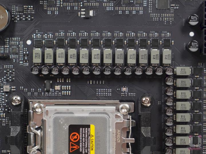 BIOSTAR X670E VALKYRIE 女武神主机板开箱评测