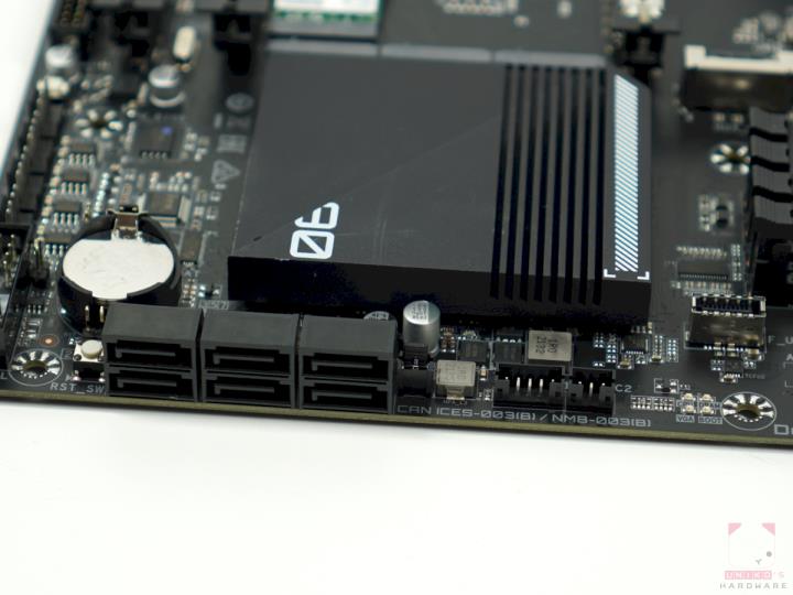GIGABYTE Z690 AERO G DDR5 主机板开箱评测