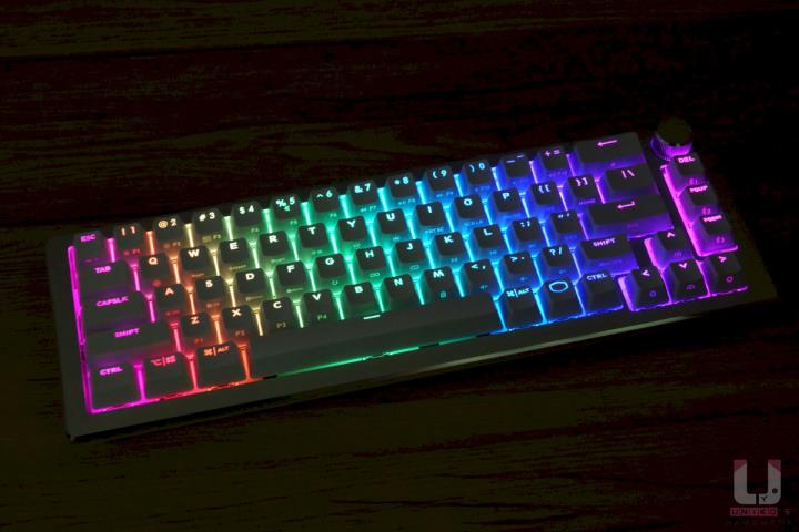 Cooler Master MM731 & CK721 三模键盘滑鼠开箱