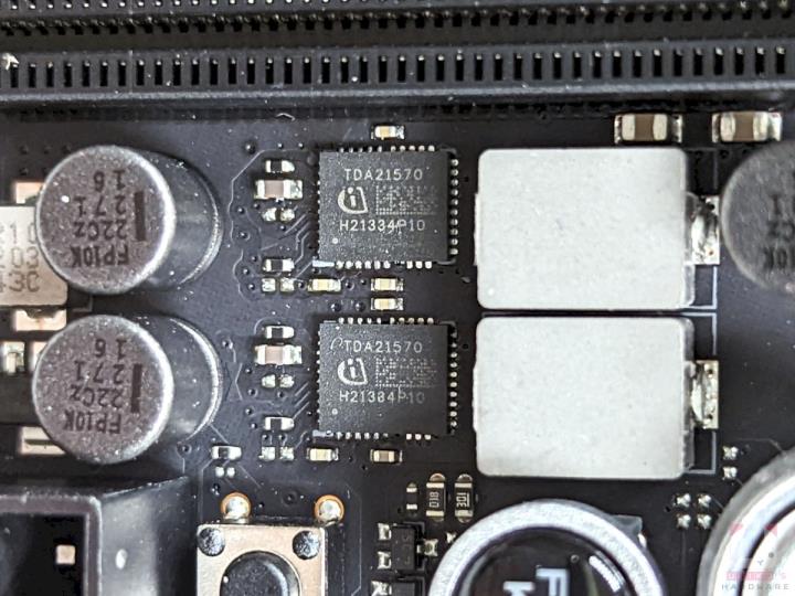 ROG CROSSHAIR X670E HERO 主机板开箱评测