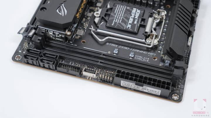 ROG STRIX Z590-I GAMING WIFI 评测开箱，内建 Thunderbolt 4 强悍的迷你小主机板