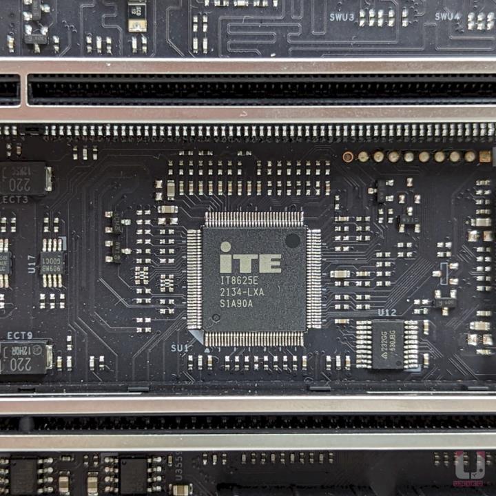 BIOSTAR X670E VALKYRIE 女武神主机板开箱评测