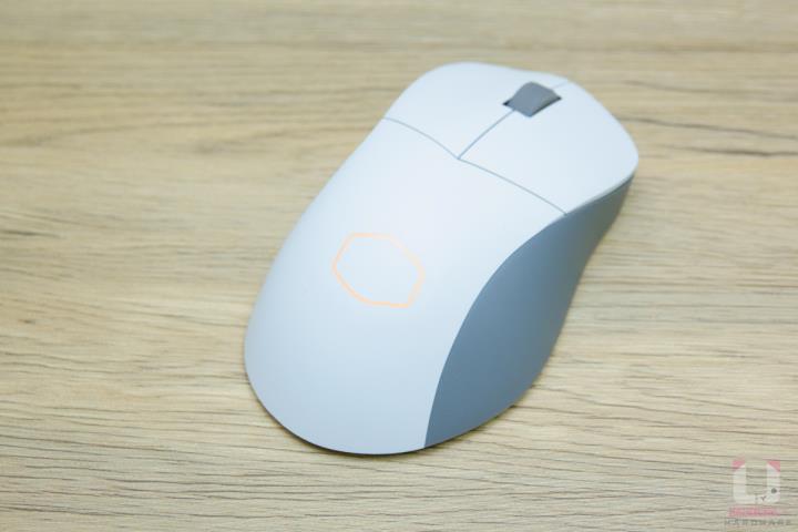 Cooler Master MM731 & CK721 三模键盘滑鼠开箱