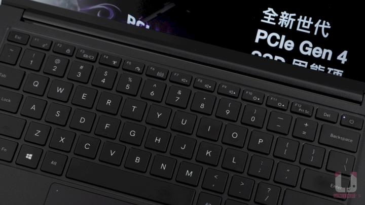 重量 1 公斤未满，XPG XENIA 14 轻薄 Intel 笔电评测开箱