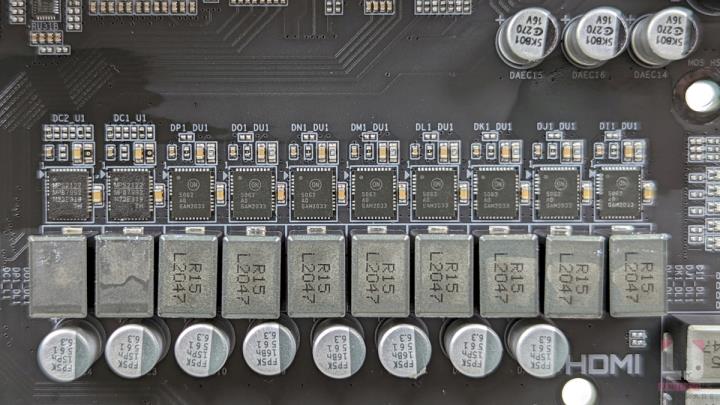 GIGABYTE Z690 AERO G DDR5 主机板开箱评测
