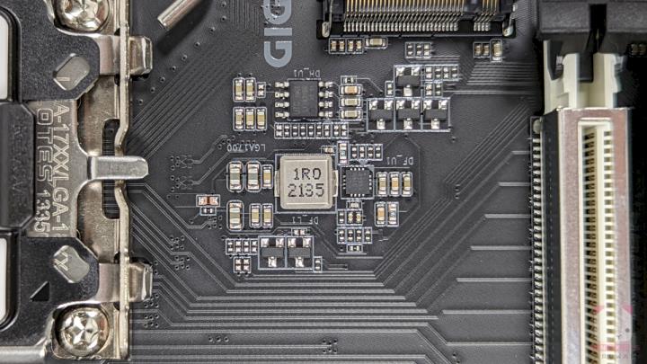 GIGABYTE Z690 AERO G DDR5 主机板开箱评测