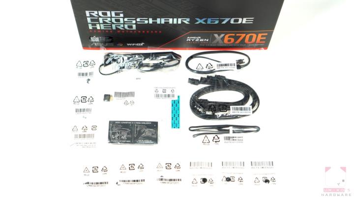 ROG CROSSHAIR X670E HERO 主机板开箱评测