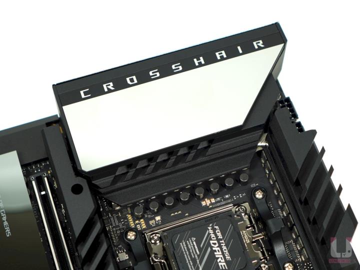 ROG CROSSHAIR X670E HERO 主机板开箱评测