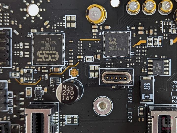 MSI MEG X670E ACE 主机板开箱评测