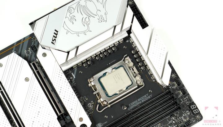 MSI MPG Z690 FORCE WIFI 主机板开箱评测