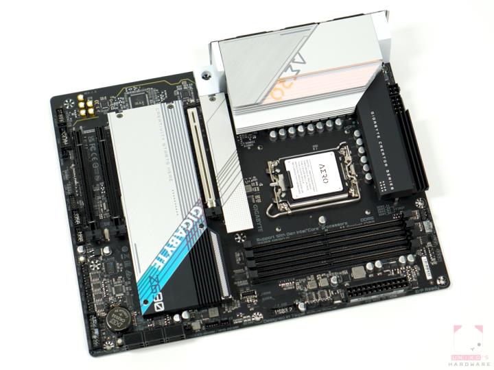 GIGABYTE Z690 AERO G DDR5 主机板开箱评测