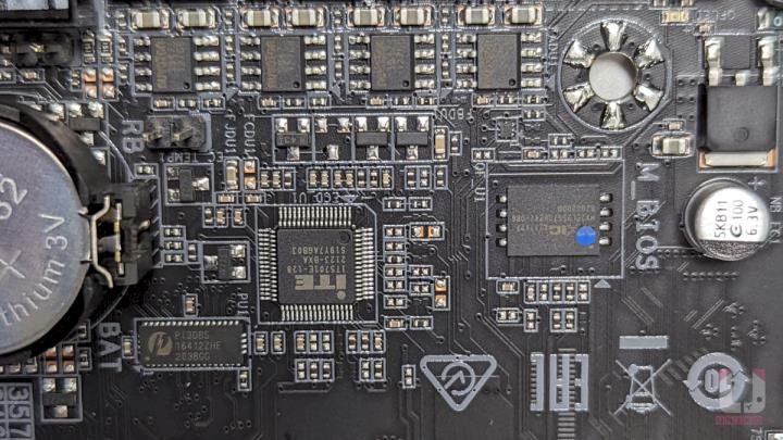 GIGABYTE Z690 AERO G DDR5 主机板开箱评测