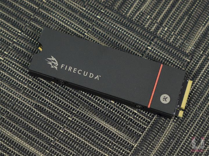FireCuda 530 Gen4 PCIe 2TB SSD – EKWB 散热器版
