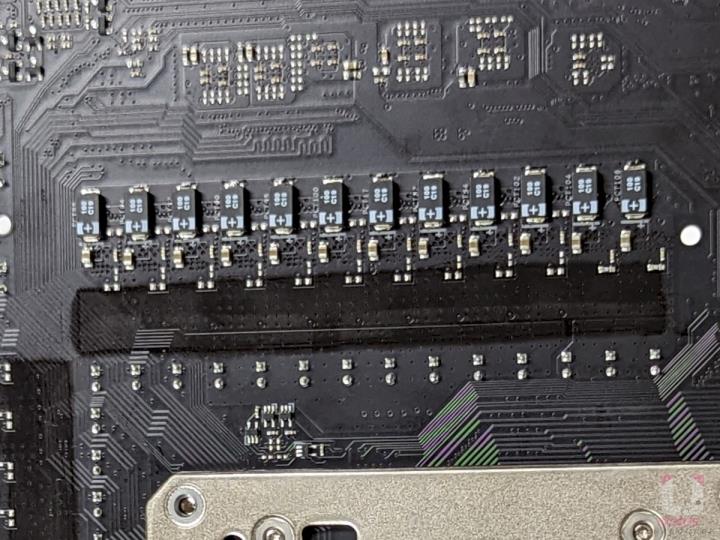 BIOSTAR X670E VALKYRIE 女武神主机板开箱评测