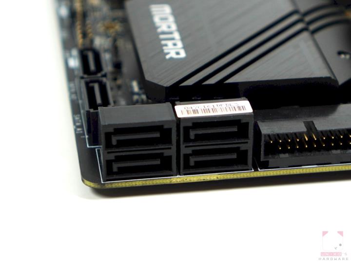 MSI MAG B650M MORTAR WIFI 主机板开箱评测