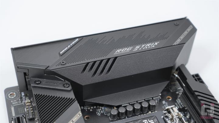 ROG STRIX Z590-I GAMING WIFI 评测开箱，内建 Thunderbolt 4 强悍的迷你小主机板