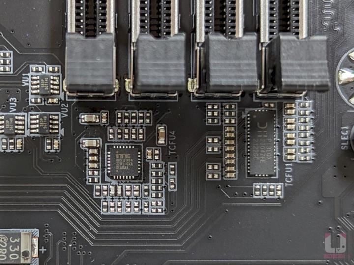 X670E AORUS MASTER 主机板开箱评测
