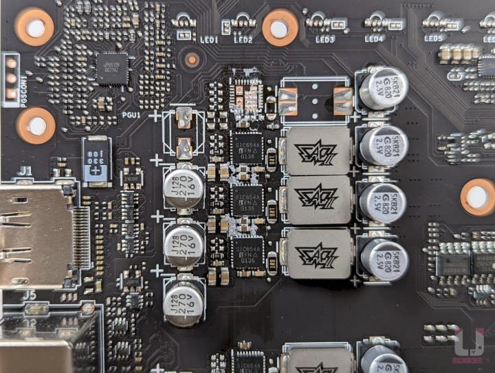ROG STRIX RTX 3050 O8G GAMING 显示卡评测开箱