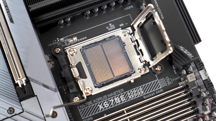 X670E AORUS MASTER 主机板开箱评测