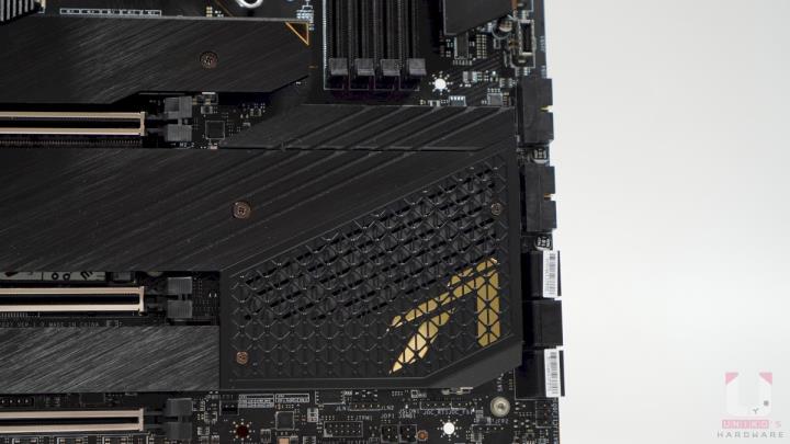 24K 黄金之风，MSI MEG Z690 ACE 主机板开箱评测