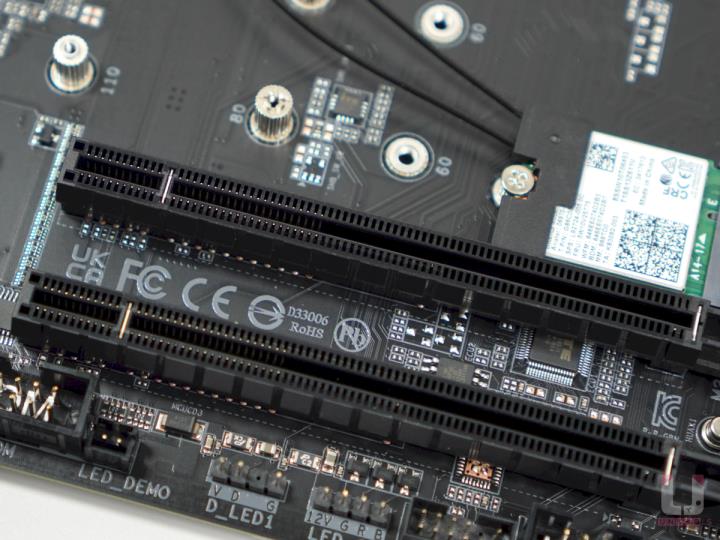 GIGABYTE Z690 AERO G DDR5 主机板开箱评测