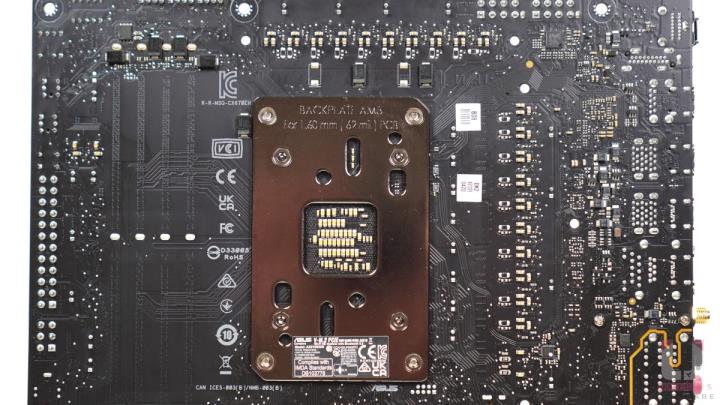 ROG CROSSHAIR X670E HERO 主机板开箱评测