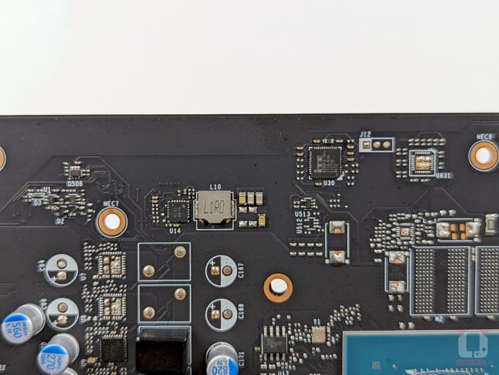 MSI GEFORCE RTX 3050 GAMING X 8G 显示卡评测开箱