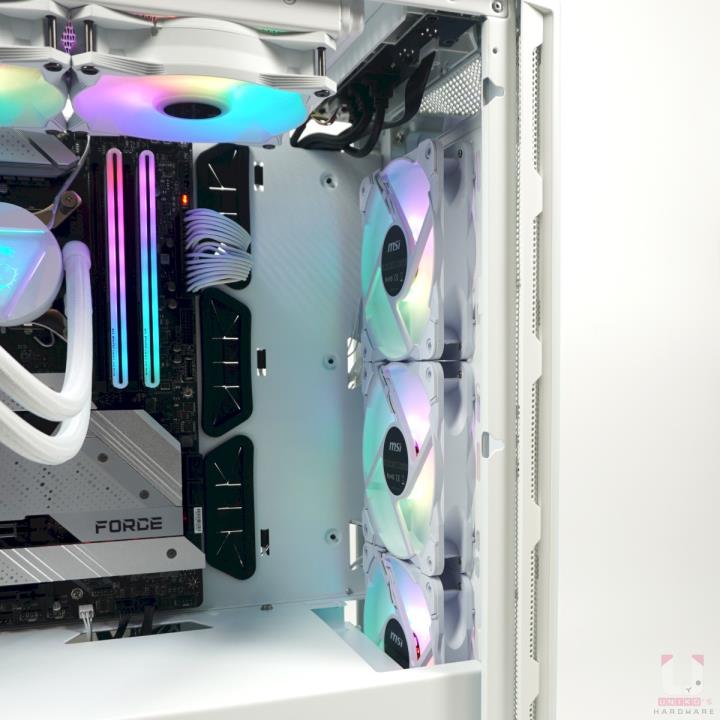 MSI MPG GUNGNIR 110R WHITE 净白机壳开箱