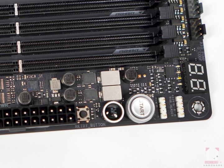 ROG CROSSHAIR X670E HERO 主机板开箱评测