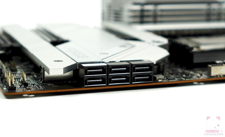 MSI MPG Z690 FORCE WIFI 主机板开箱评测