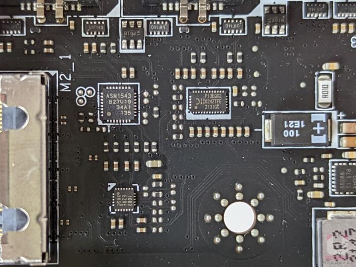 MSI MEG X670E ACE 主机板开箱评测