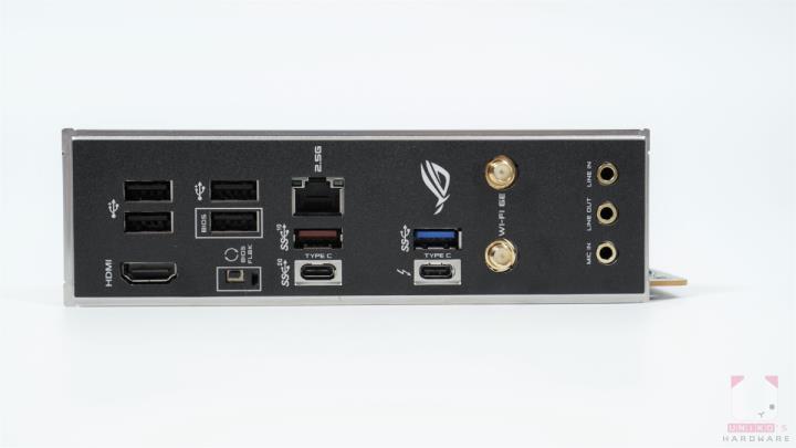 ROG STRIX Z590-I GAMING WIFI 评测开箱，内建 Thunderbolt 4 强悍的迷你小主机板