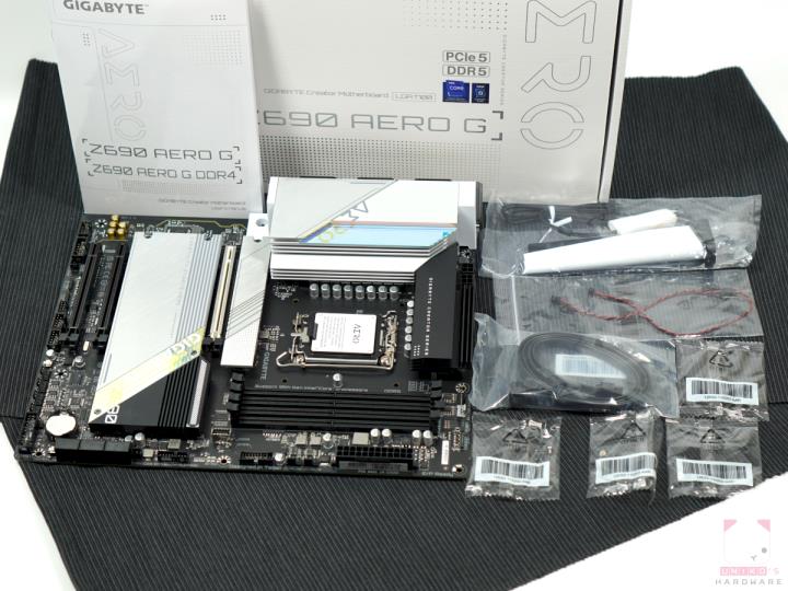 GIGABYTE Z690 AERO G DDR5 主机板开箱评测