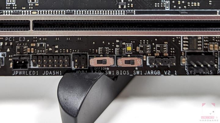 MSI MEG X670E ACE 主机板开箱评测